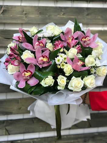 Букет цветов из: Розы и Хризантемы в Мильково Камчатского края