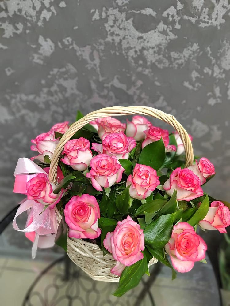 Цветочная композиция из Розы в корзине в Мильково Камчатского края