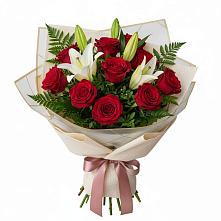 Букет цветов из:  Лилии и Розы в Мильково Камчатского края