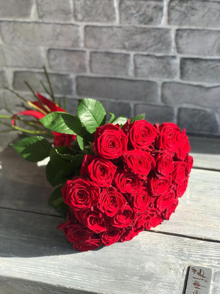 Букет Красные розы Фридом в Мильково Камчатского края