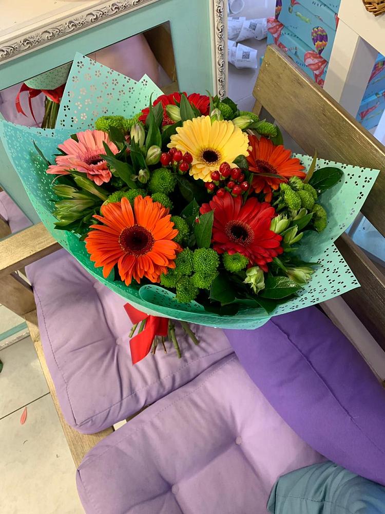 Букет цветов из: Герберы, Хризантемы и Альстромерии в Мильково Камчатского края