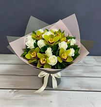 Букет цветов из:  Орхидеи и Розы в Мильково Камчатского края