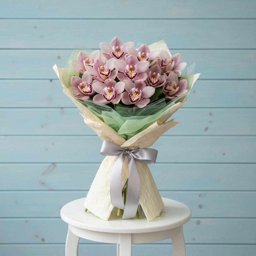 Букет цветов из: Орхидеи и Розы в Мильково Камчатского края