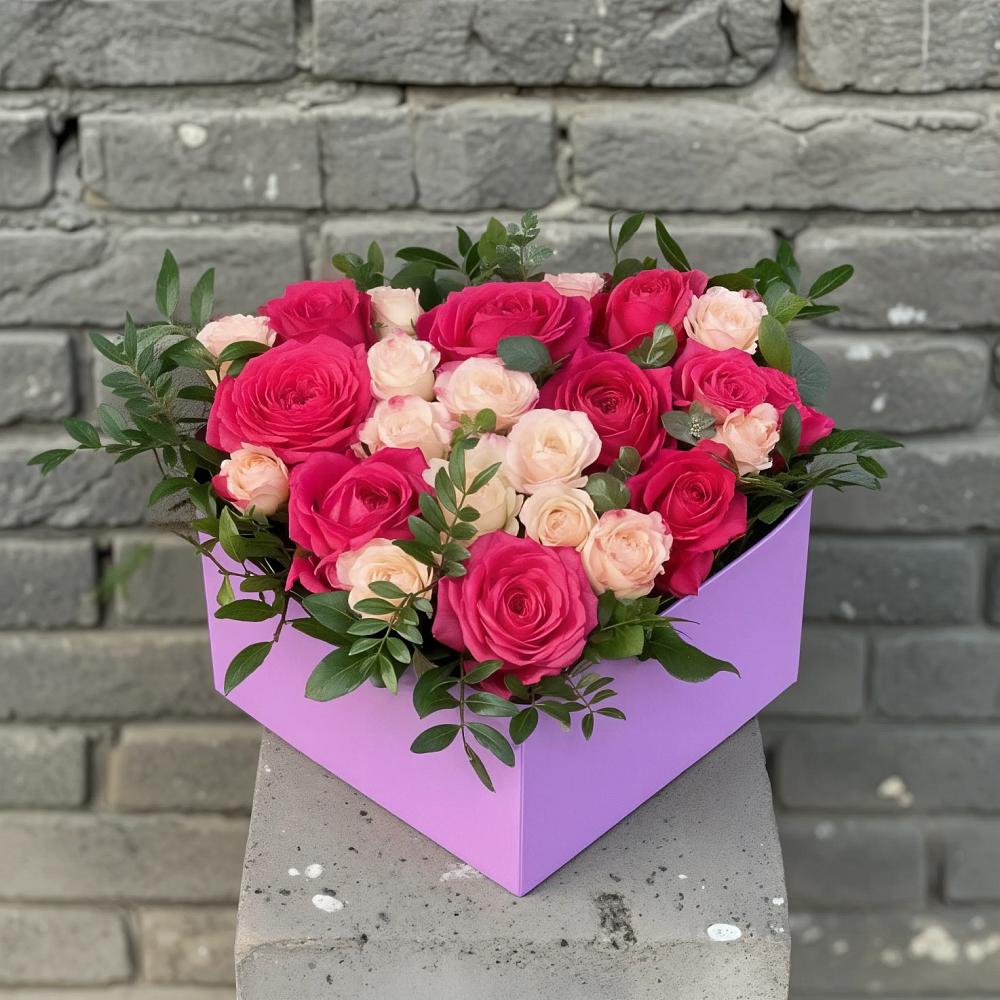 Цветочная композиция из Розы в коробке в Мильково Камчатского края