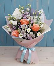 Букет цветов из:  Лизиантусы, Розы, Альстромерии и Гипсофила в Мильково Камчатского края