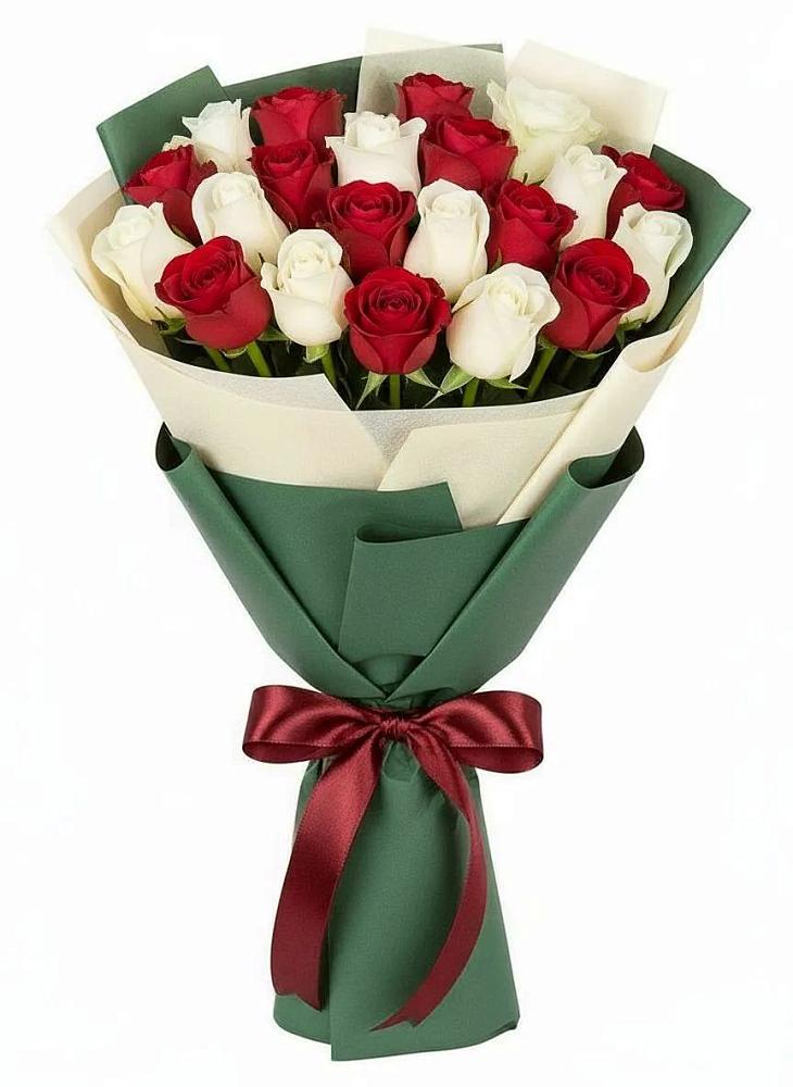 Букет Микс из красных и белых роз в Мильково Камчатского края
