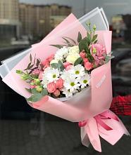 Букет цветов из:  Розы, Лизиантусы и Хризантемы в Мильково Камчатского края