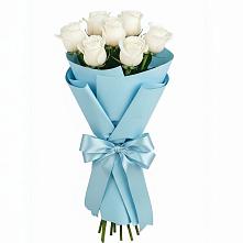 Букет 7 белых роз Проуд в Мильково Камчатского края