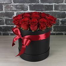 Цветочная композиция из Розы в шляпной коробке в Мильково Камчатского края