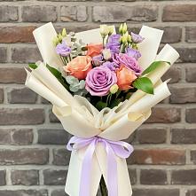 Букет цветов из:  Лизиантусы и Розы #REPLACE_PRED# Мильково Камчатского края