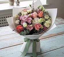 Букет цветов из:  Розы, Лизиантусы и Гвоздики в Мильково Камчатского края