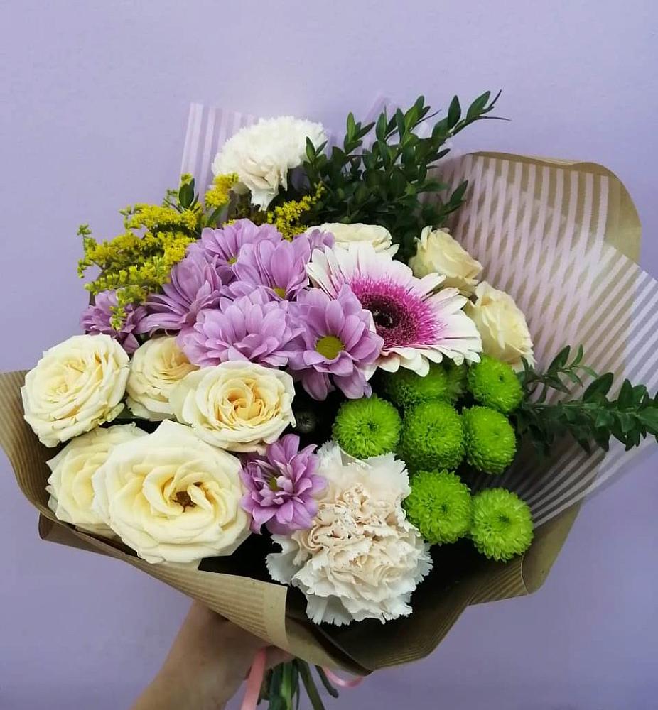 Букет цветов из: Хризантемы, Розы, Гвоздики и Герберы в Мильково Камчатского края