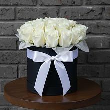 Цветочная композиция из Розы в шляпной коробке в Мильково Камчатского края