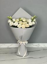 Букет цветов из:  Розы и Лизиантусы в Мильково Камчатского края